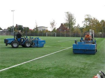 arcadis_aan_het_werk_op_onze_kunstgrasvelden_2.jpg