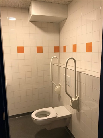 Kleedkamer renovatie 3.jpeg
